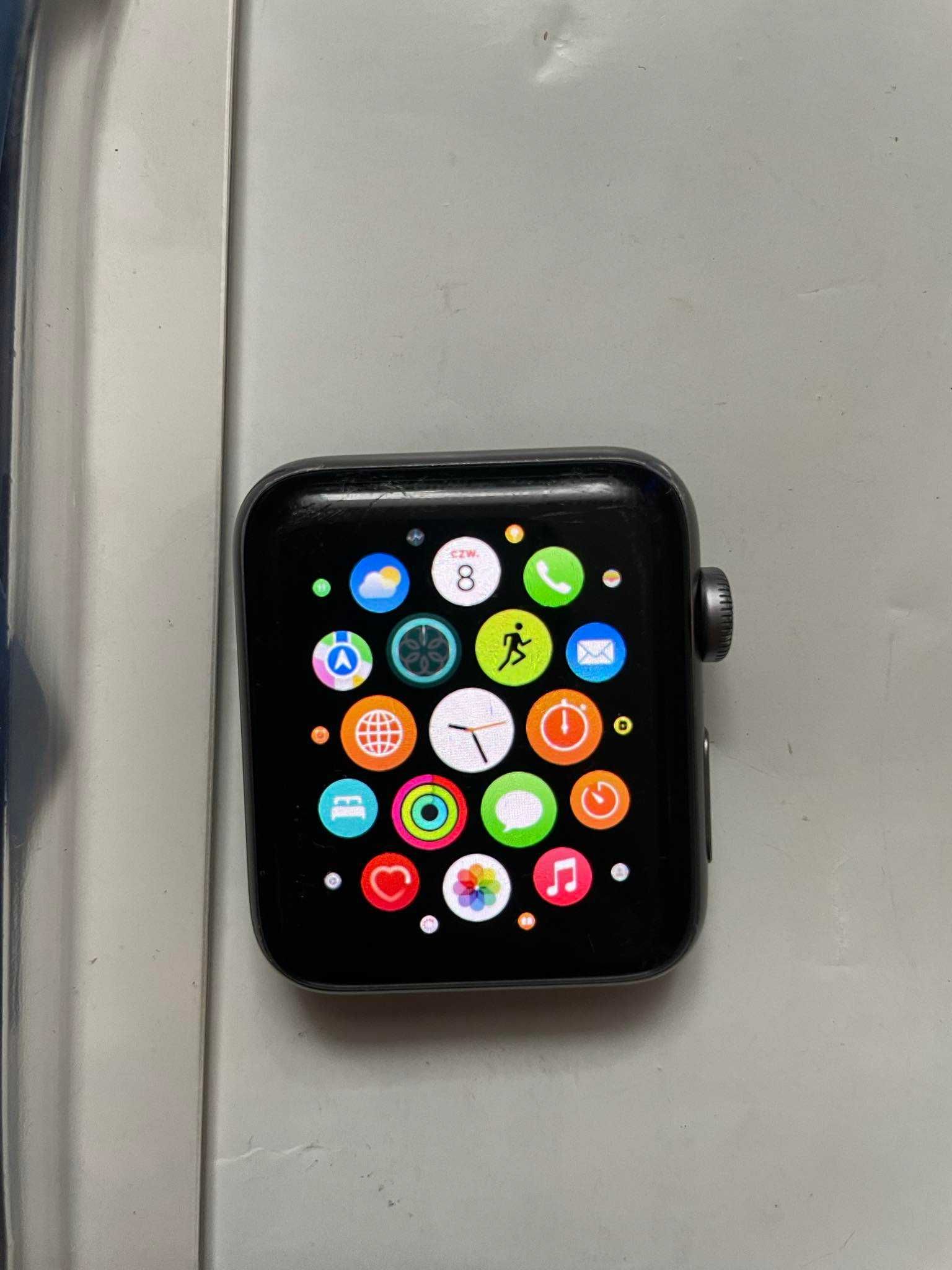 Apple watch series 3 GPS 42mm kondycja baterii 81%