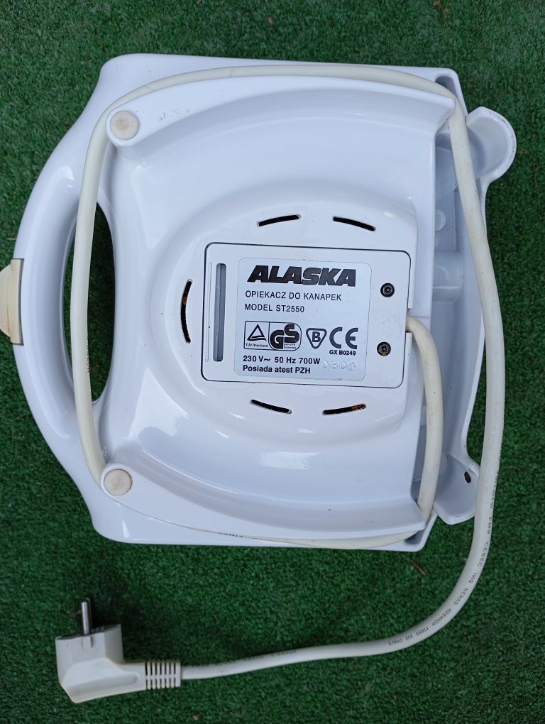 Biały opiekacz toster do kanapek ALASKA ST2550, moc 700W