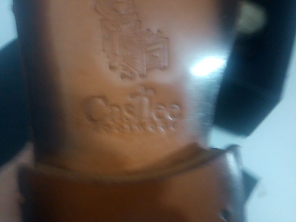Sapatos unicos, novos