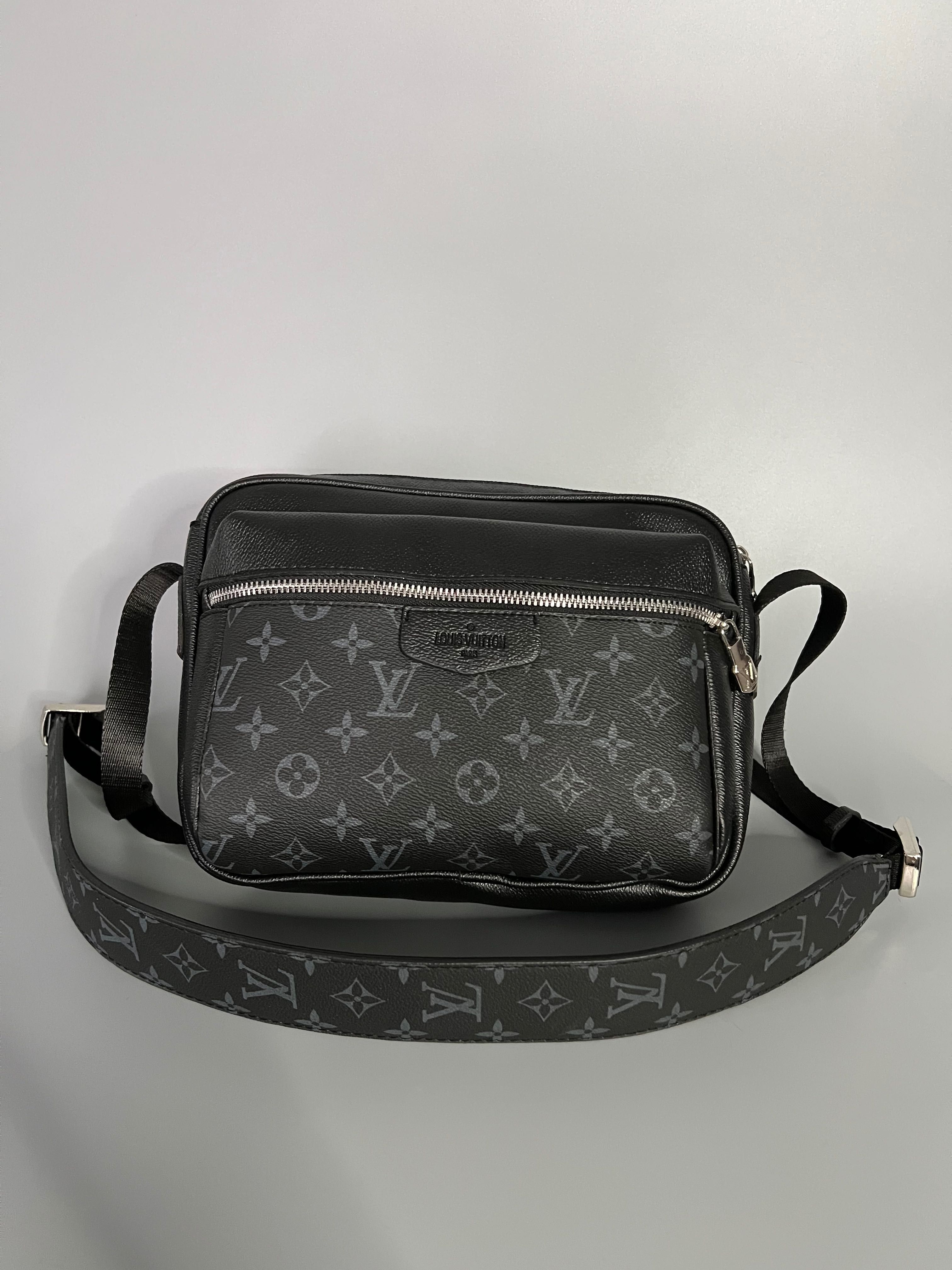 Мужская сумка-меседжер через плечо черная Louis VuittonЧоловіча сумка