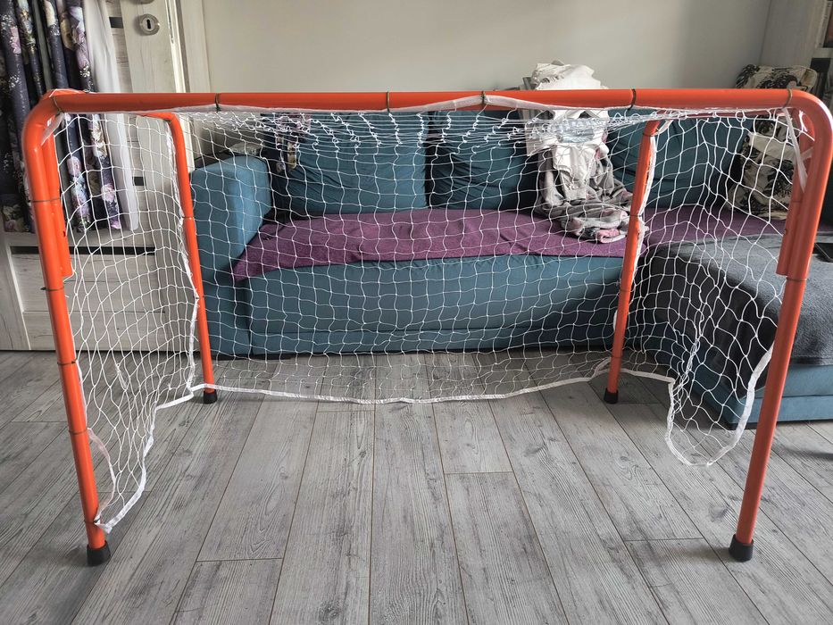 Dwie bramki piłkarskie