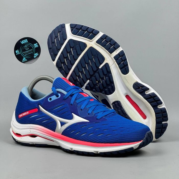 Кросівки для спорту Mizuno Wave Rider 24 спортивные кроссовки для зала