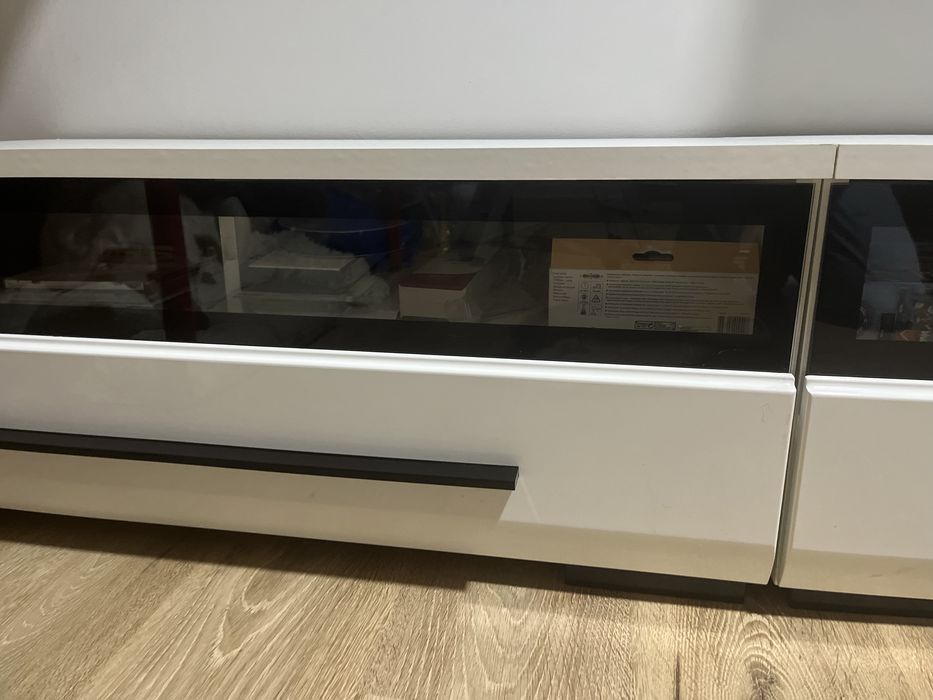 Meble do pokoju białe polysk