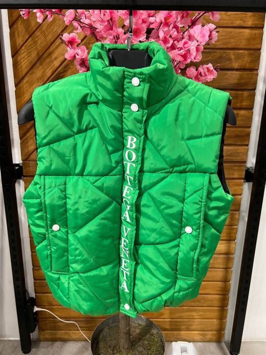 РАСПРОДАЖА -40% Женская жилетка Bottega Veneta зеленый люкс на осень