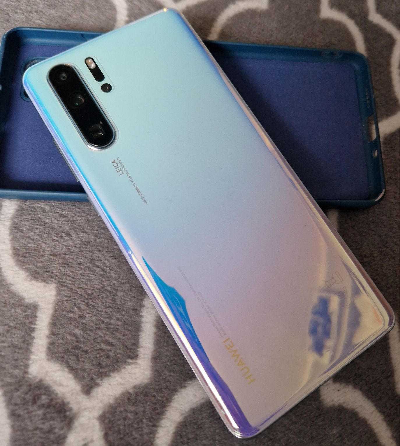 Niemal idealny, świetny. Flagowy Huawei P30 pro 6/128Gb. kpl