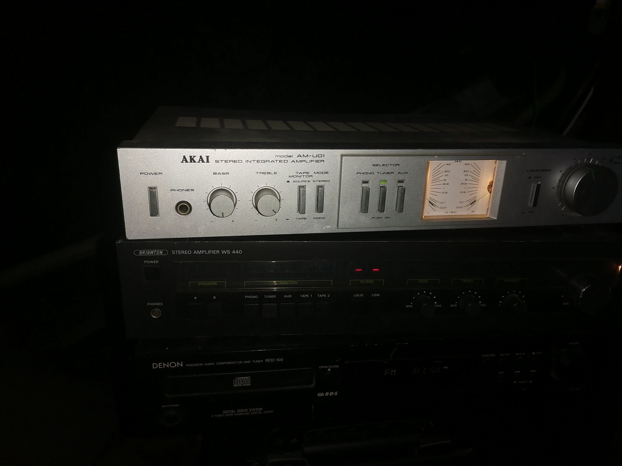 Wcmacniacz akai made in japan