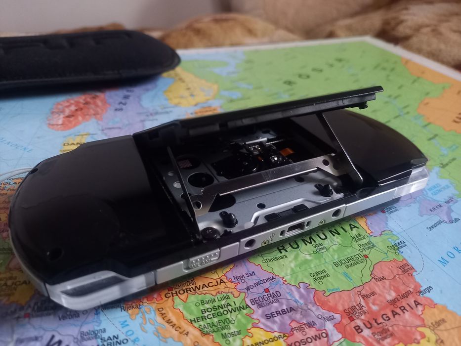 Konsola Sony psp 3004 slim piano black 32gb 100 gier