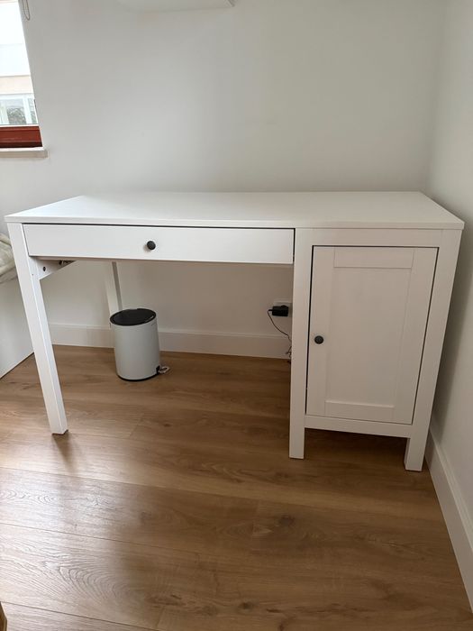 Biurko IKEA “Hemnes”