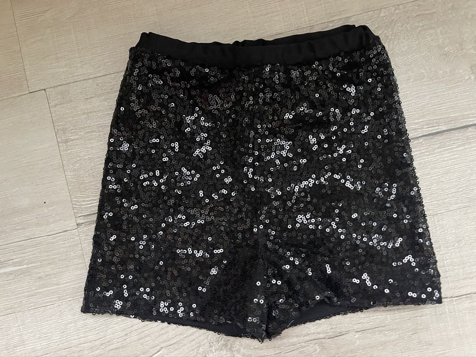 Детские черные шорты с пайетками 114-118 см