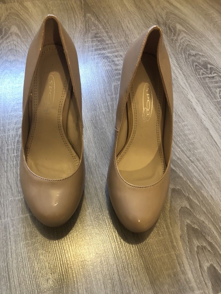 Buty na obcasie + fleki zapasowe, rozmiar 38. Wkladka 24 cm