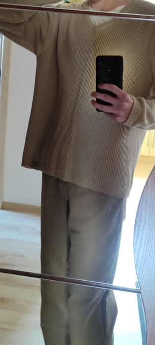 Sweter w serek dziadkowy beżowy vintage prążki stripped y2k