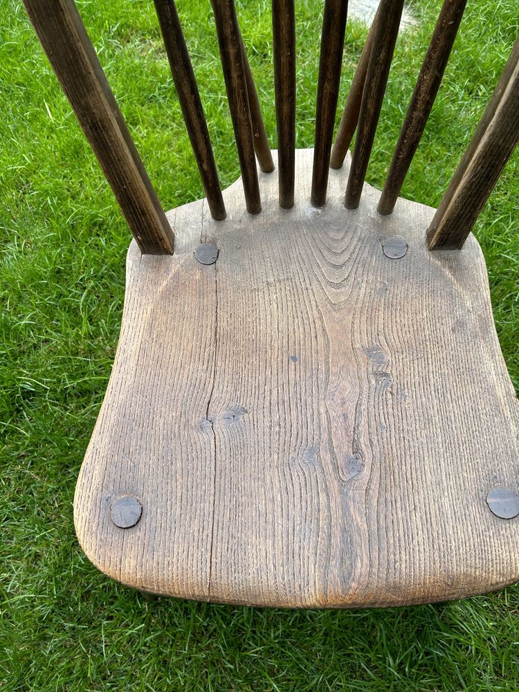 Drewniane krzesło do renowacji