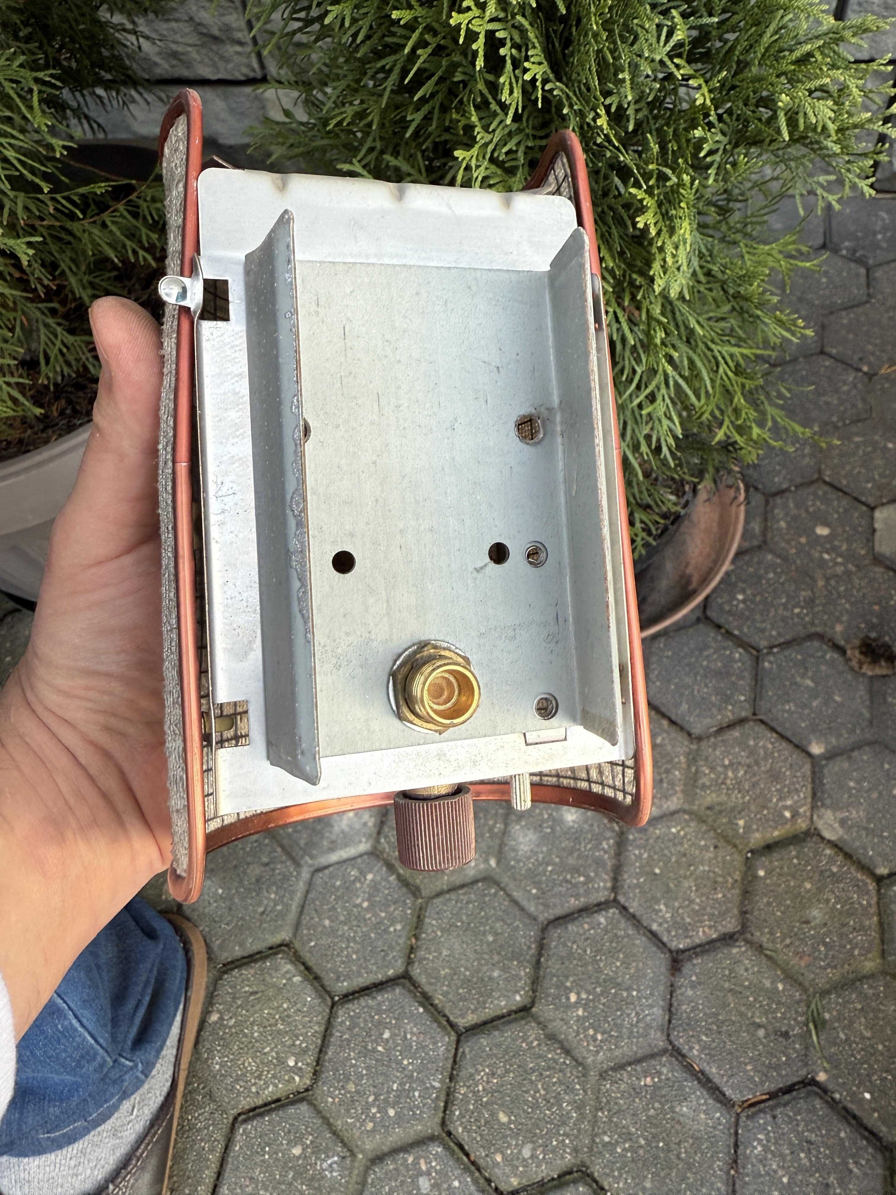 lampa gazowa naścienna kamper przyczepa grzeje i świeci