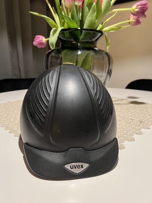 Kask jeździecki Uvex Exxential II czarny