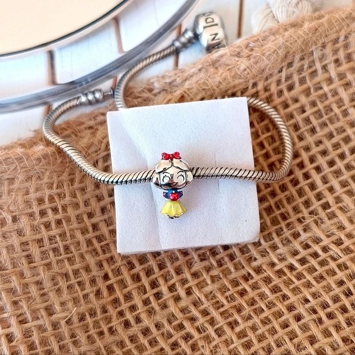 Królewna Śnieżka i 7 siedem krasnoludków zawieszka do bransoletki  cha