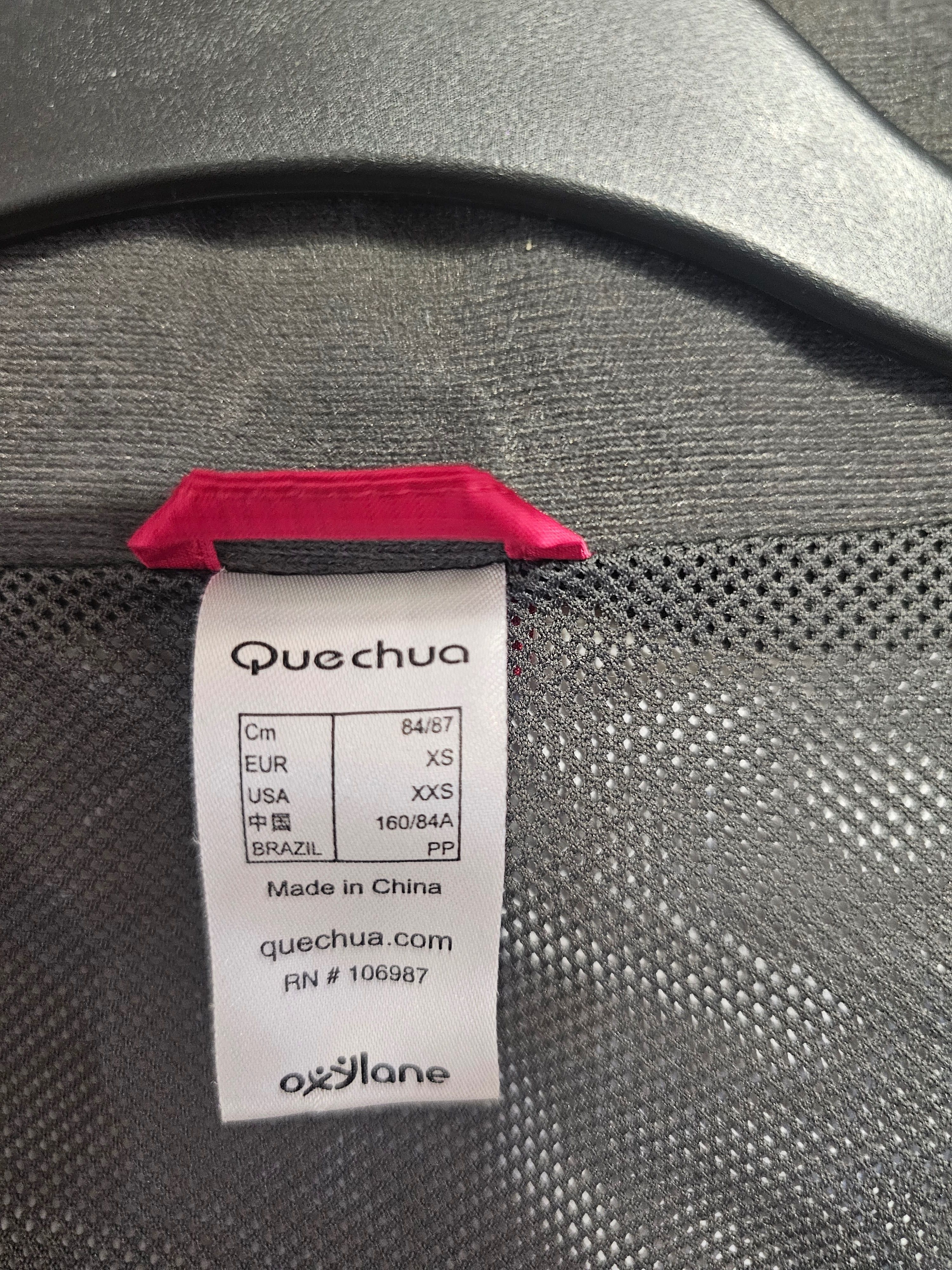 Kurtka przeciwdeszczowa Quechua, XS, czerwono-różowa
