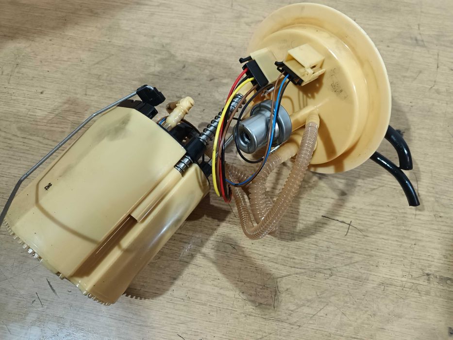 Pompka pompa paliwa AUDI A4 B8 A5 2.0 TDI