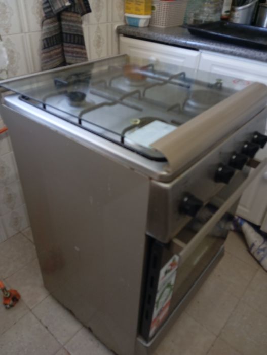 Fogão a GÁS CONSUL 60€.