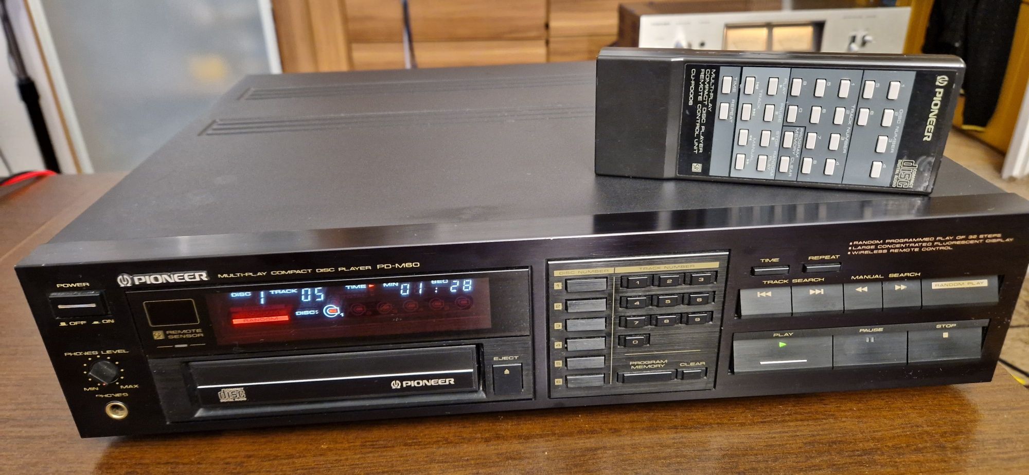 Odtwarzacz CD zmieniarka pioneer PD M60