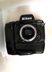 Nikon F90X +Grip MB 10