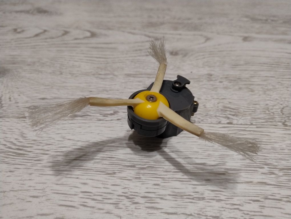 Moduł szczotki bocznej ze szczotką Irobot Roomba 865