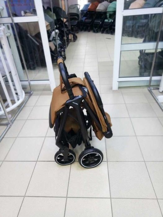 Прогулянкова коляска CARRELLO Forza EVA-колеса, складання однією рукою