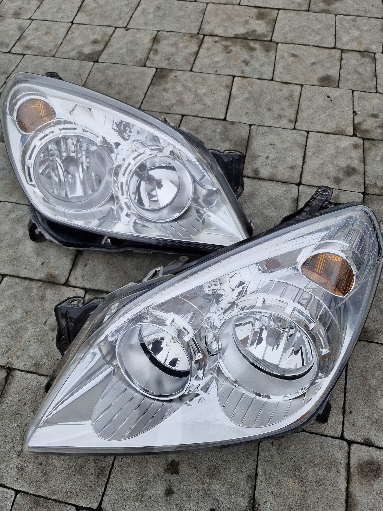 Фара ліва права фари Opel Astra H 2004-2012 БІЛІ