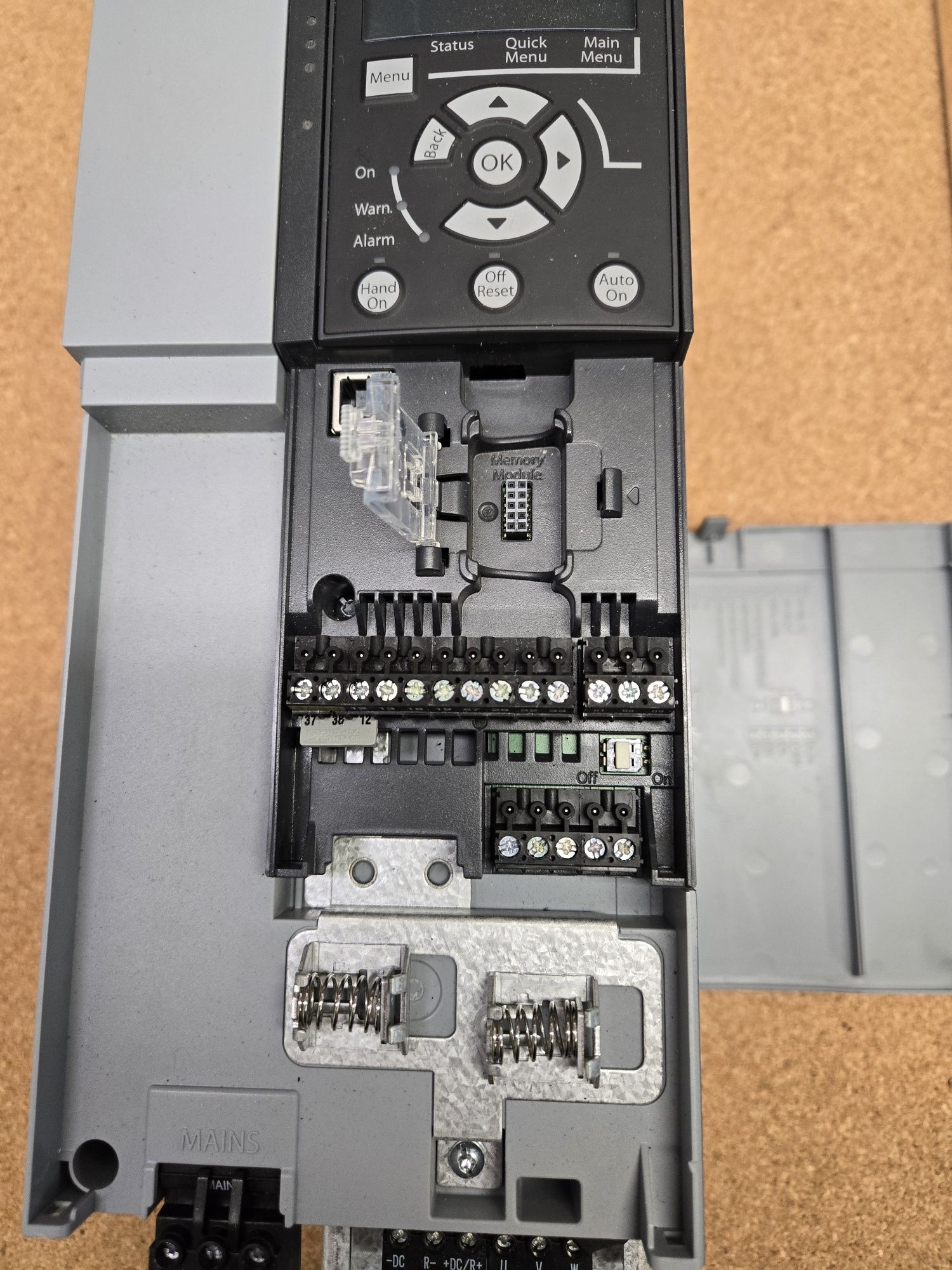 Falownik Danfoss  VLT midi drive 7.5kw FC-280P7K5T4E20H1BXCXXXSXXXXAL