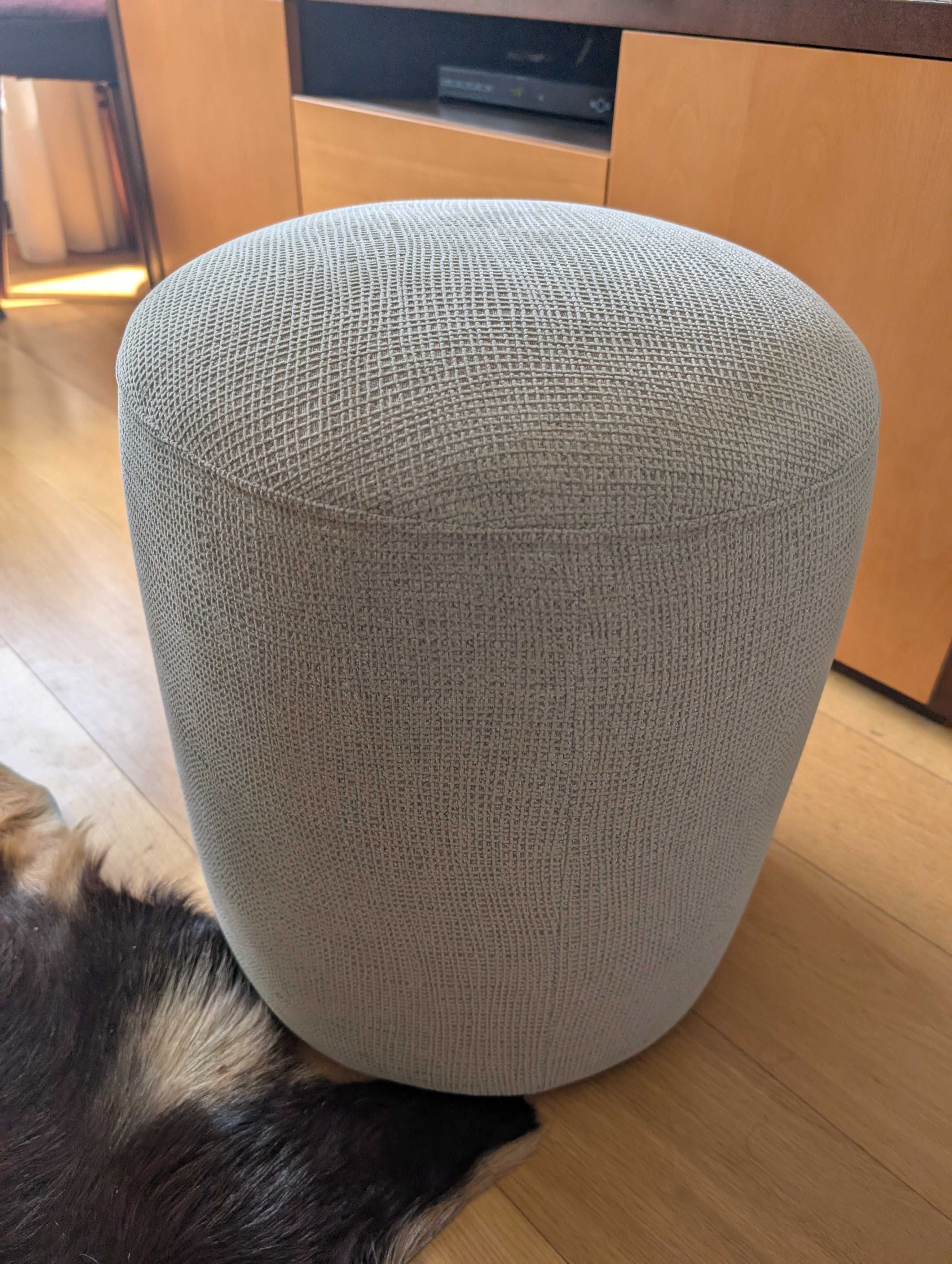 Poltrona com repouso para pés