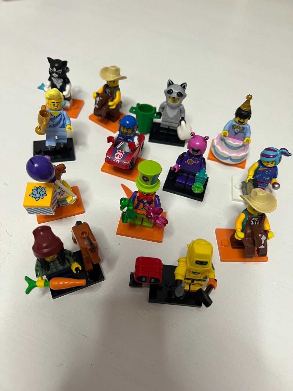 Lego minifigures мініфігурки лего