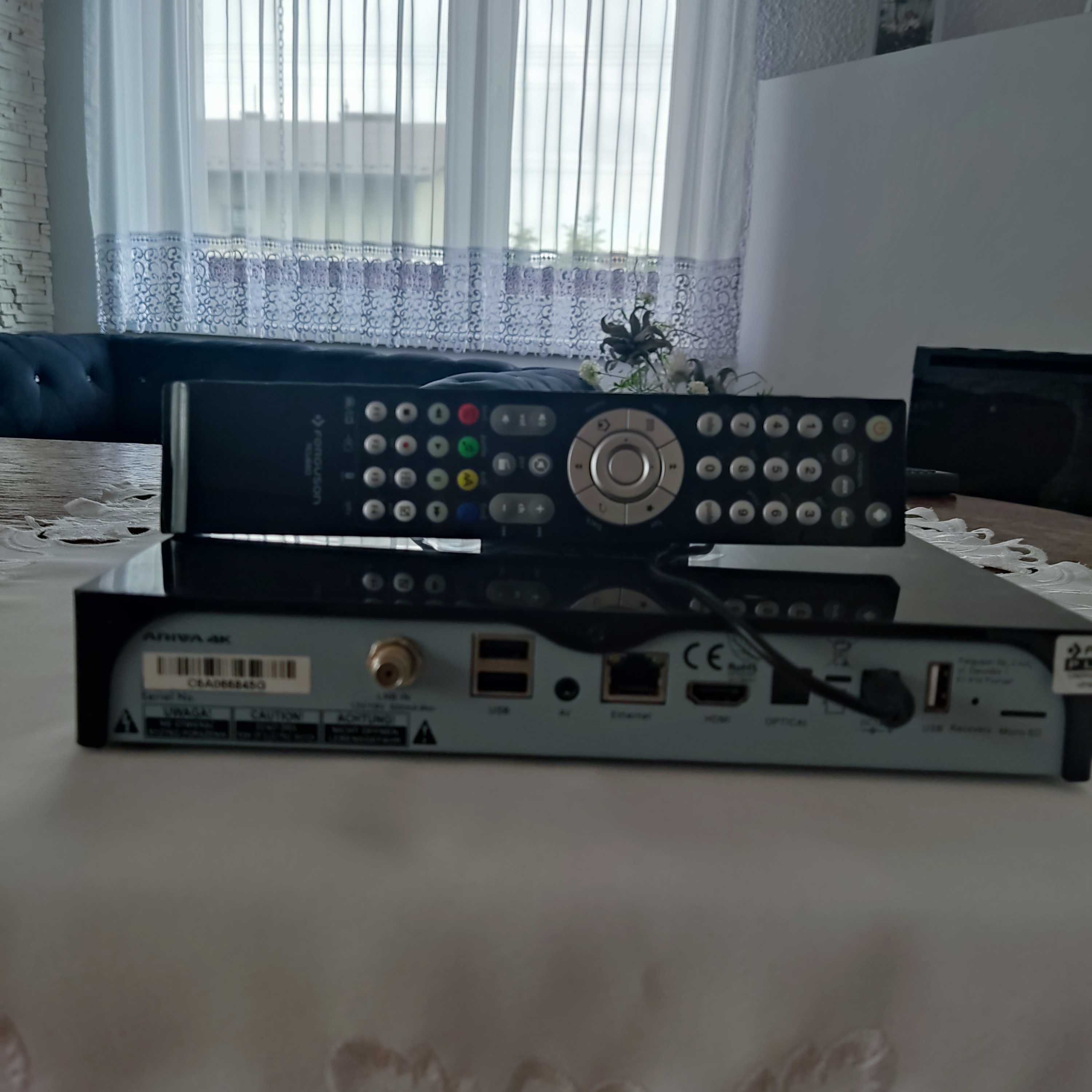 Tuner satelitarny Ariva 4K