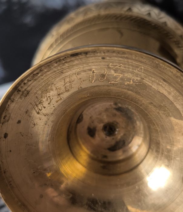 Wazon piękny stary mosiądz