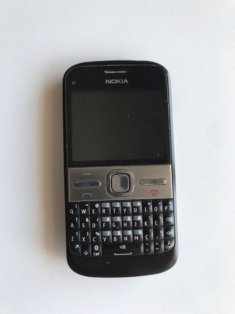 Nokia E5-00 telemóvel