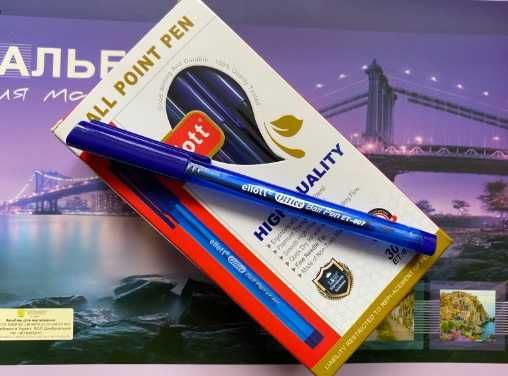 Ручка масляная -  Цвет синий красный