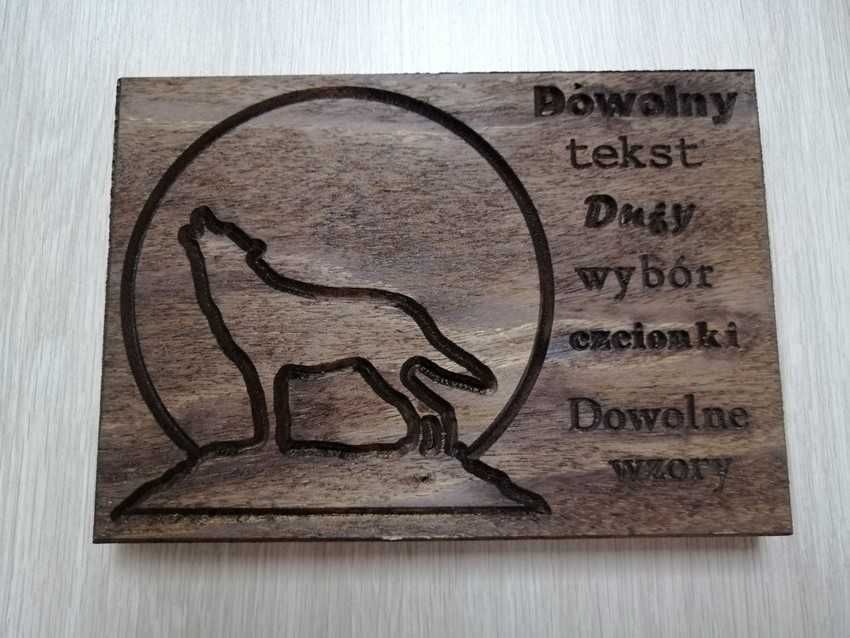 Drewniana sztaba / klocek frezowany wzór wilka, z drugiej str gładki.
