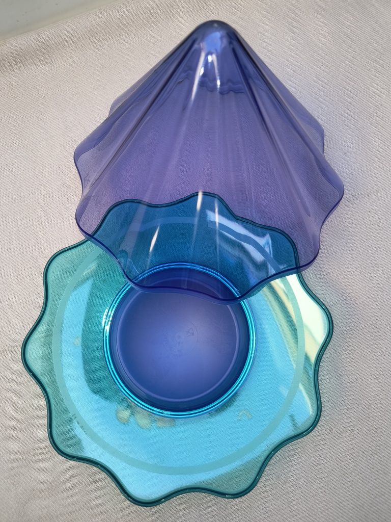 Tupperware tupperware tupperware