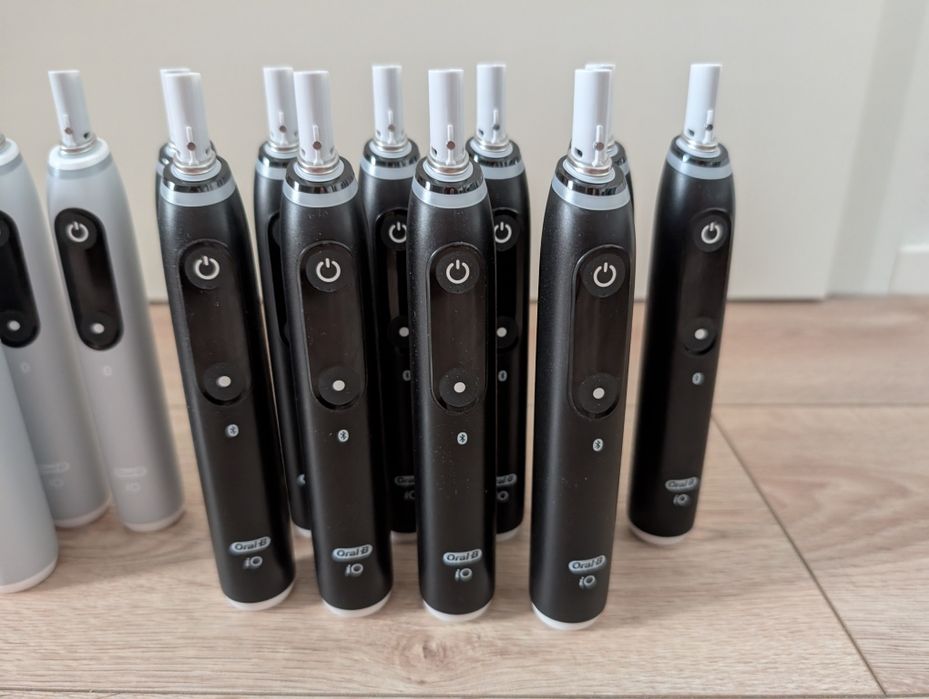 Оригінальна Німецька електрична зубна щітка від Oral b Braun IO 6