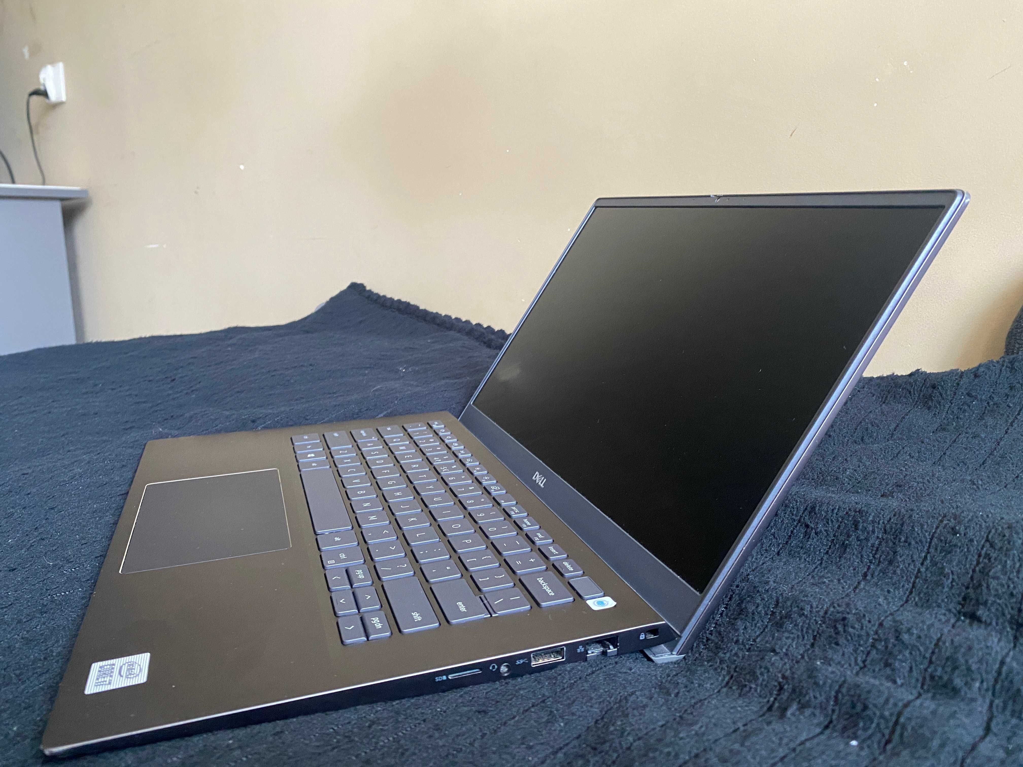 Laptop Dell Vostro 15 5401 (14 cali)