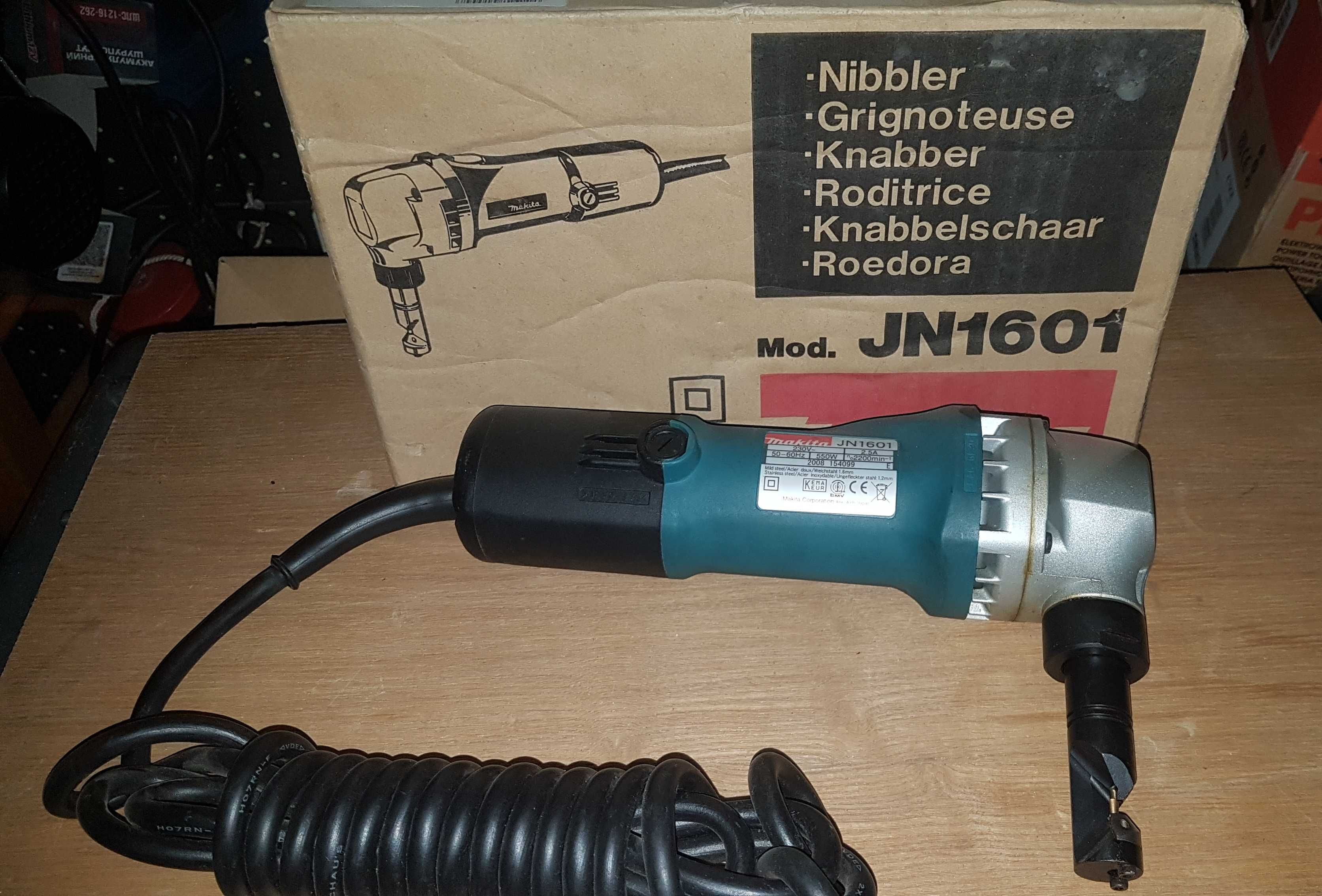 Ножницы высечные Makita JN 1601