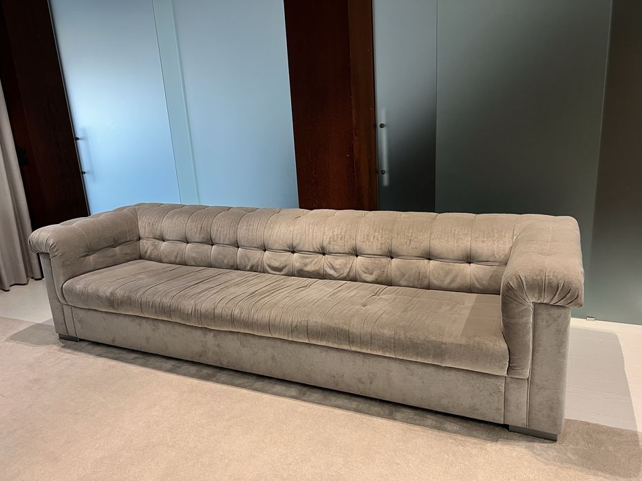 Sofa com puff movel cinzento