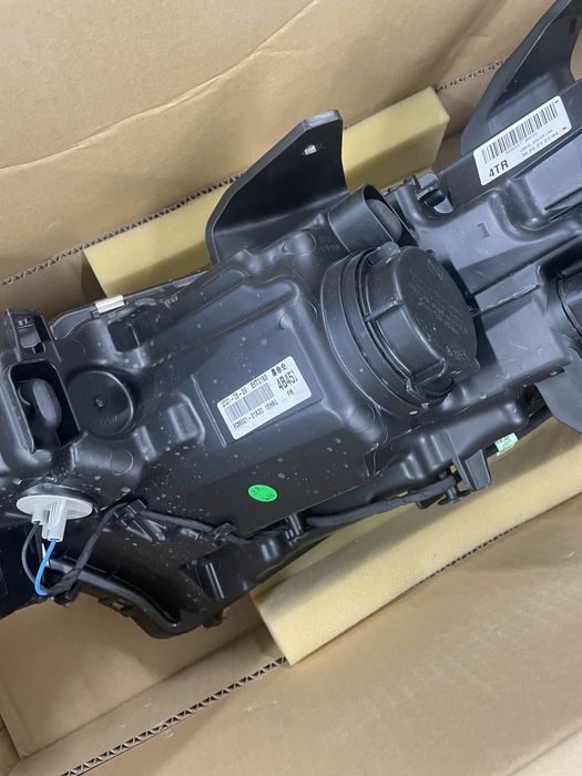 Фара права Outlander 3 (GF) 8301C854