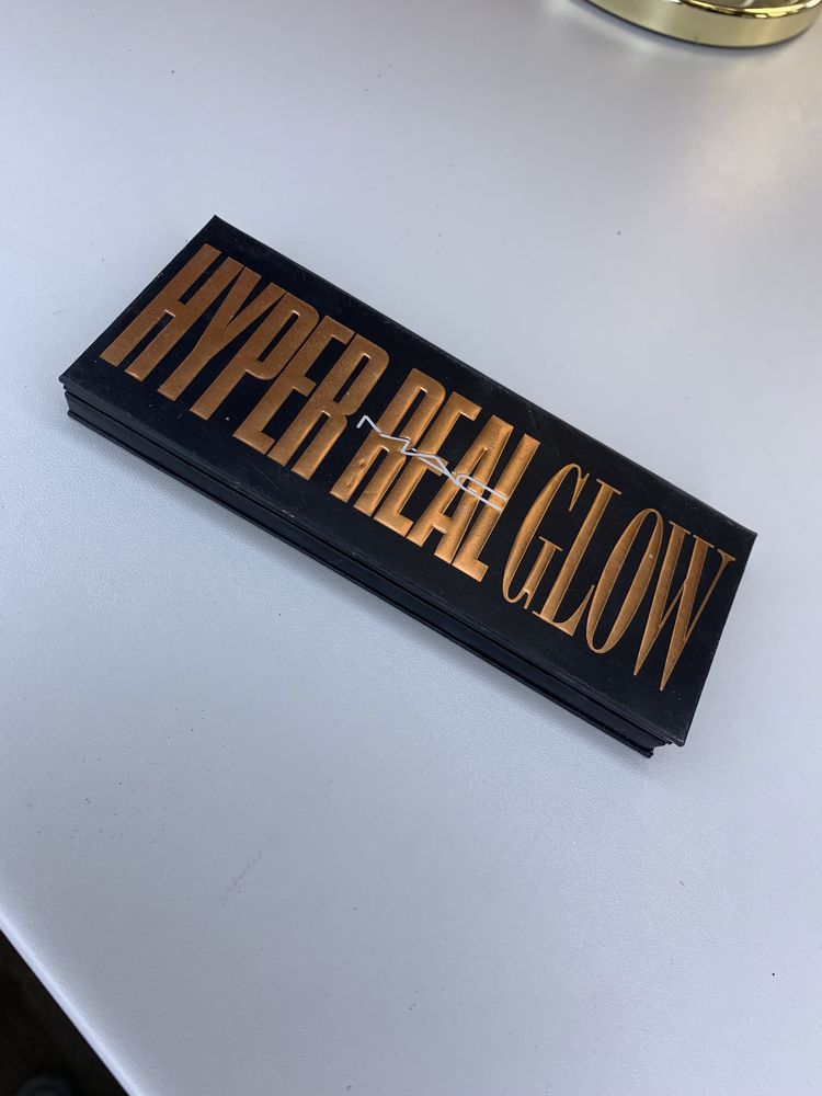 Mac, Hyper  Real Glow