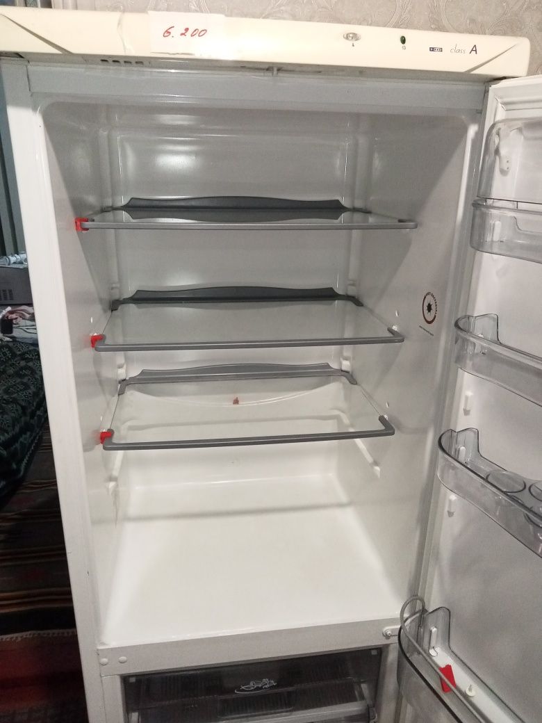 Продам холодильник Снаге