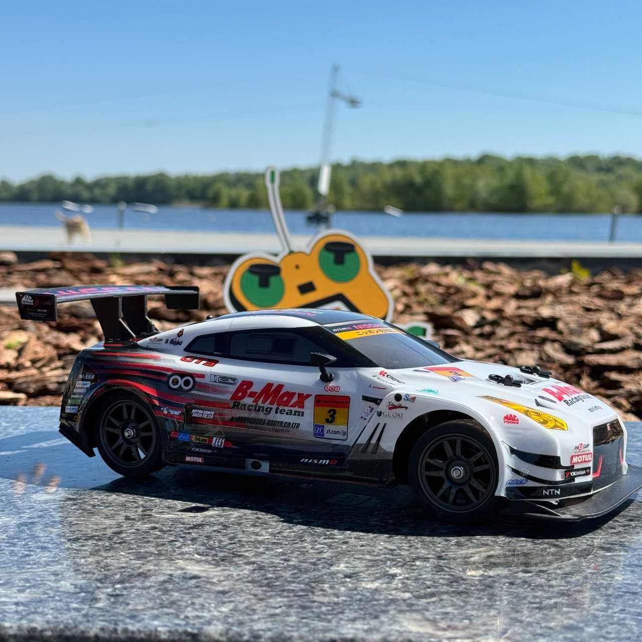 Дрифтовая машинка на радиоуправлении Nissan GT-R 1:16. Дрифт машинка