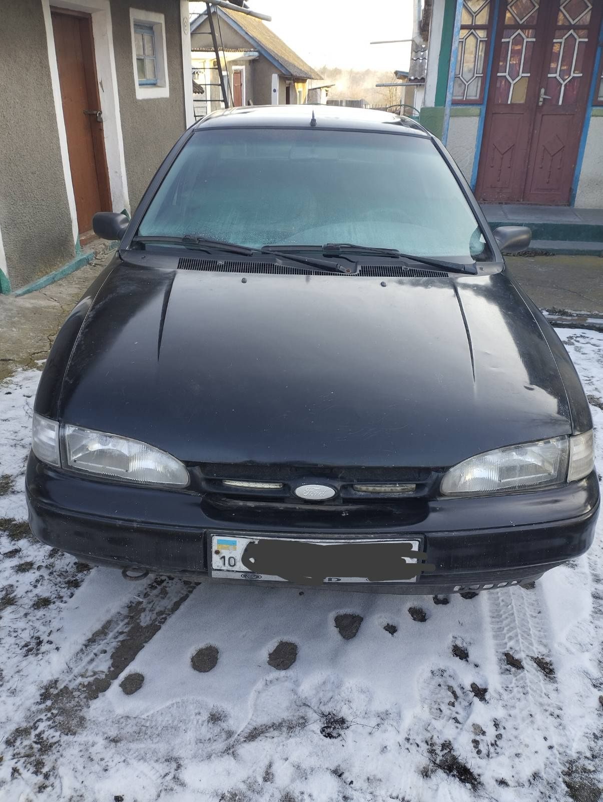 Продам Ford, ціна 900$, потребує ремонту двигун