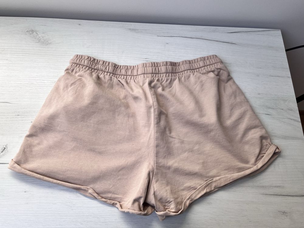 Beżowe krótkie spodnie dresowe szorty XL Reserved