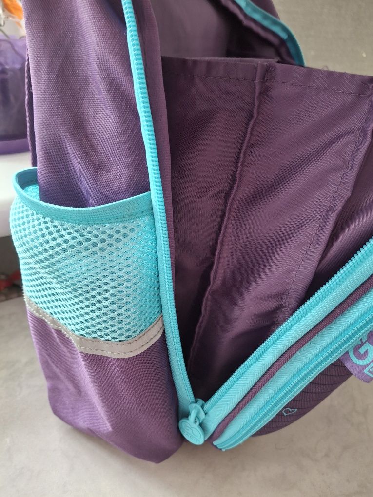Рюкзак шкільний GoPack Education напівкаркасний Butterflies violet 38х