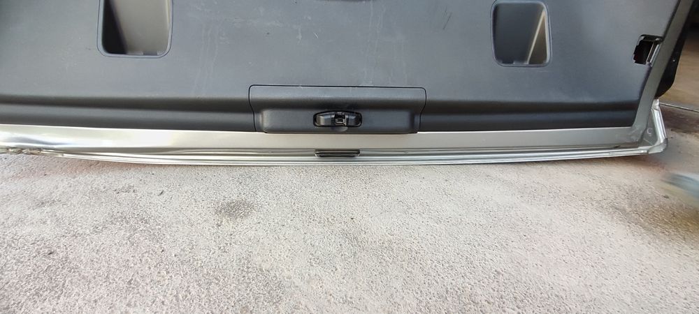 Продам задню ляду Пежо 3008 , 2011р.