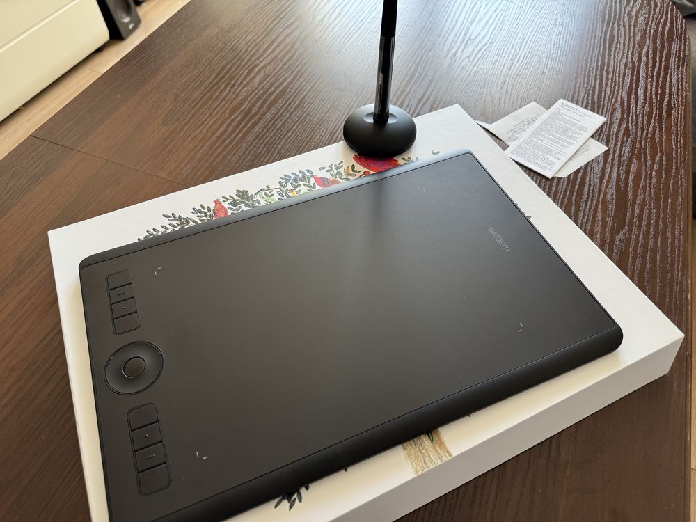 Tablet graficzny Wacom Intuos Pro M (jak nowy)