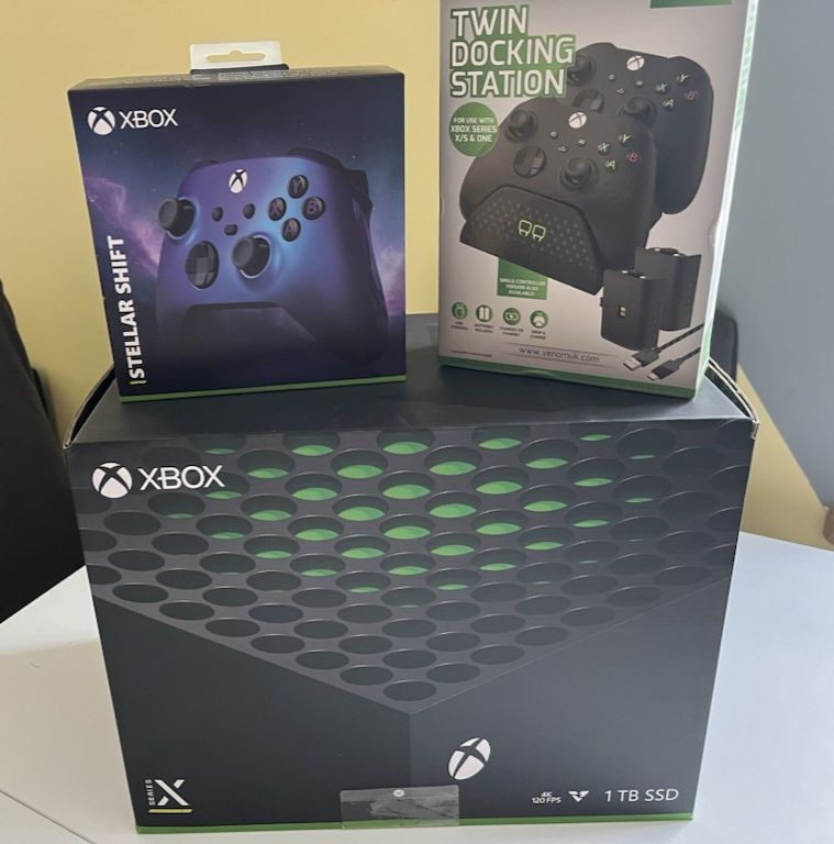 Zestaw Konsola Xbox Series X (gwarancja) + akcesoria + gry